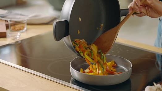 Pánev s nepřilnavým povrchem s pokličkou, 24 cm, iCook™ video